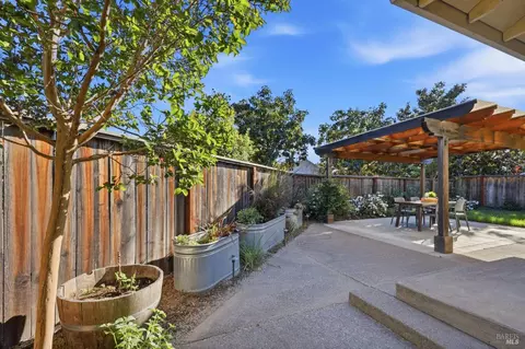 Exterior - 198 Valencia Way, Windsor, CA 95492 photo 5 of 16