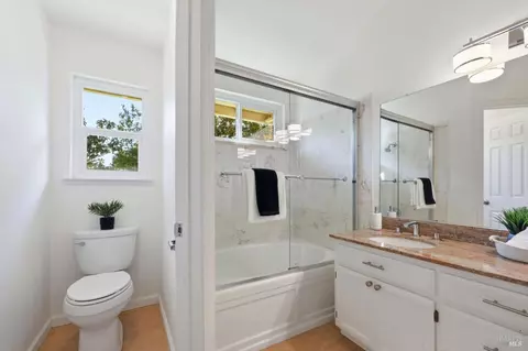 Bath - 198 Valencia Way, Windsor, CA 95492 photo 1 of 3