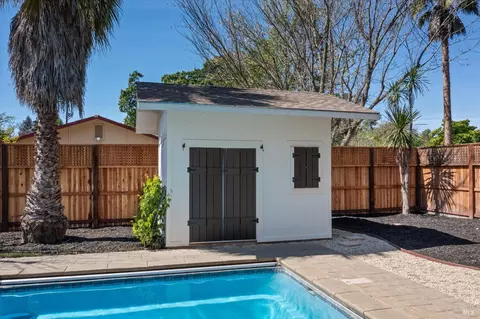 Exterior - 10014 Herb Rd, Windsor, CA 95492 photo 11 of 14