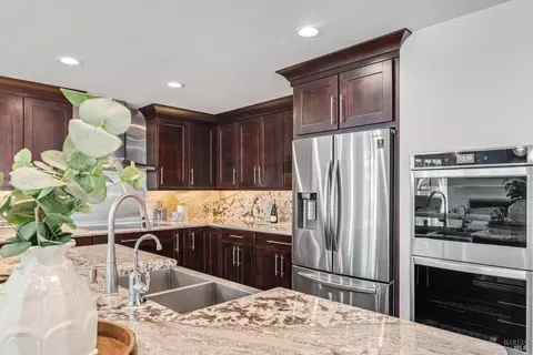 Kitchen - 10014 Herb Rd, Windsor, CA 95492 photo 2 of 7
