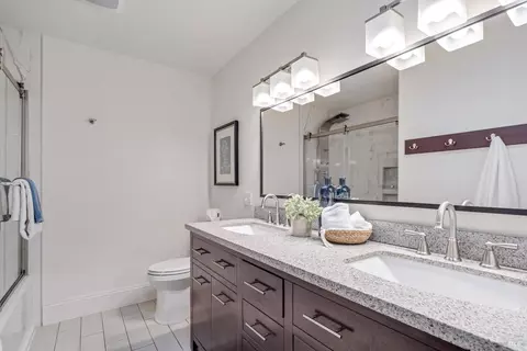 Bath - 10014 Herb Rd, Windsor, CA 95492 photo 5 of 7