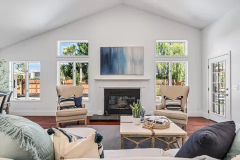 Living - 10014 Herb Rd, Windsor, CA 95492 photo 2 of 5