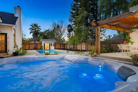 Exterior - 10014 Herb Rd, Windsor, CA 95492 photo 8 of 14