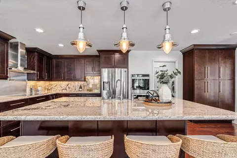 Kitchen - 10014 Herb Rd, Windsor, CA 95492 photo 3 of 7