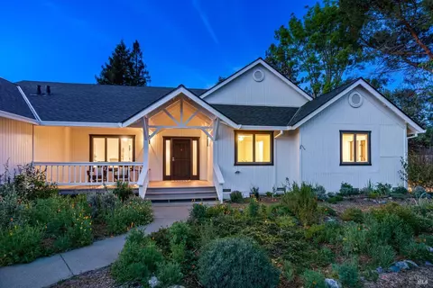 10014 Herb Rd, Windsor, CA 95492