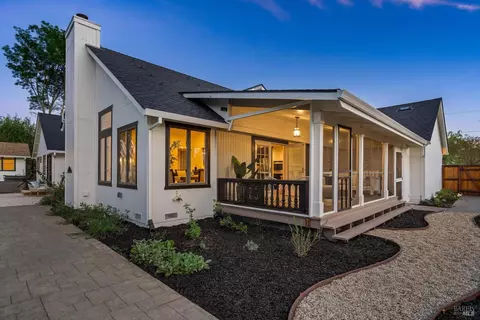 Exterior - 10014 Herb Rd, Windsor, CA 95492 photo 5 of 14