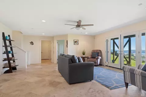 Living - 27 Maui Ln, Dillon Beach, CA 94929 photo 3 of 5