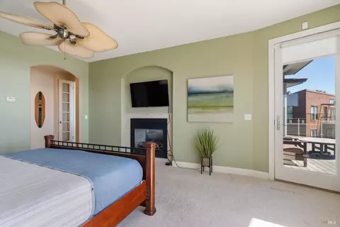 Bedroom - 27 Maui Ln, Dillon Beach, CA 94929 photo 2 of 5