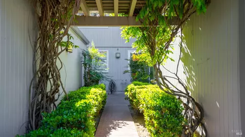 312 Blanchard Ln, Benicia, CA 94510