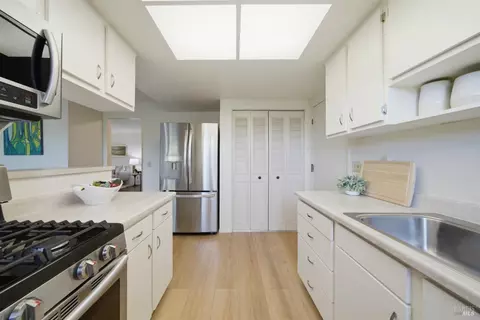 Kitchen - 20714 Temelec Dr, Sonoma, CA 95476 photo 5 of 5