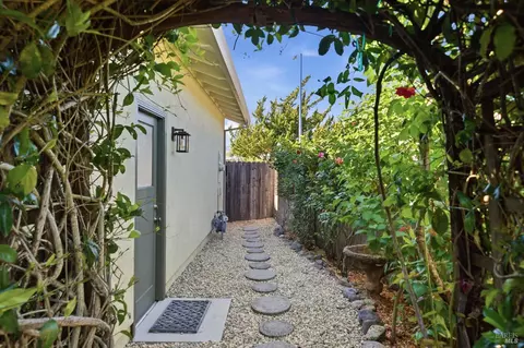 Exterior - 20714 Temelec Dr, Sonoma, CA 95476 photo 10 of 22