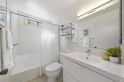 Bath - 20714 Temelec Dr, Sonoma, CA 95476 photo 3 of 3