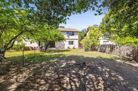 19-23 Shannon Ct, Novato, CA 94949