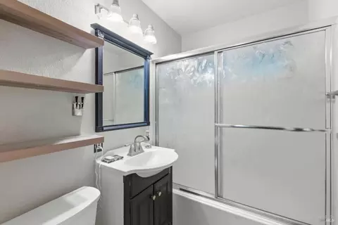 Bath - 891 Rosewood Ave, Vallejo, CA 94591 photo 1 of 1