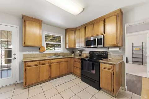 Kitchen - 891 Rosewood Ave, Vallejo, CA 94591 photo 1 of 2