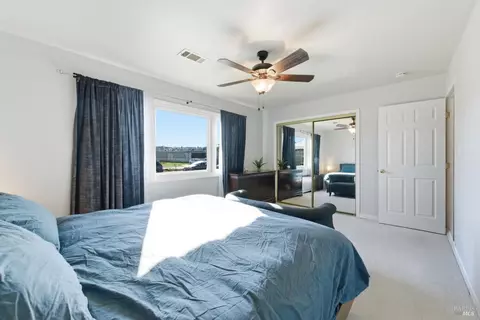 Bedroom - 891 Rosewood Ave, Vallejo, CA 94591 photo 1 of 2
