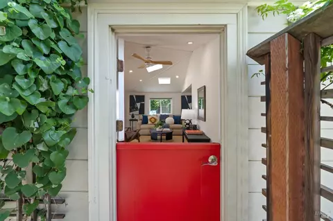 914 W 6th St, Benicia, CA 94510