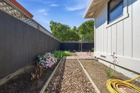 Exterior - 665 4th St E, Sonoma, CA 95476 photo 11 of 15