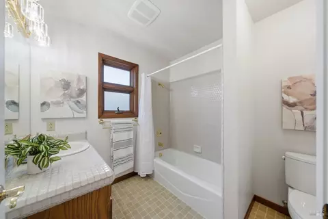 Bath - 665 4th St E, Sonoma, CA 95476 photo 3 of 3