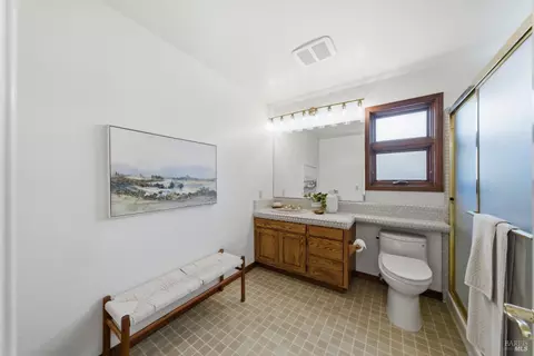 Bath - 665 4th St E, Sonoma, CA 95476 photo 1 of 3