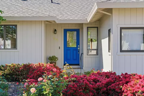 Exterior - 665 4th St E, Sonoma, CA 95476 photo 2 of 15