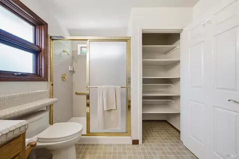 Bath - 665 4th St E, Sonoma, CA 95476 photo 2 of 3