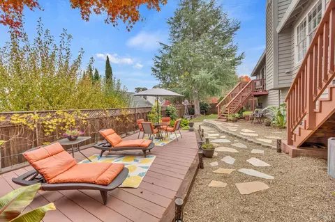 Exterior - 14 Clement Ct, Napa, CA 94558 photo 6 of 16