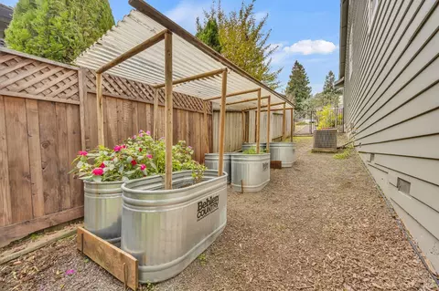 Exterior - 14 Clement Ct, Napa, CA 94558 photo 14 of 16