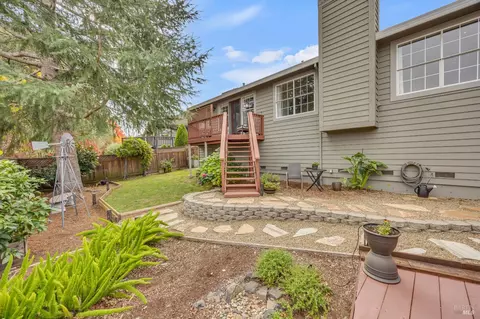 Exterior - 14 Clement Ct, Napa, CA 94558 photo 9 of 16