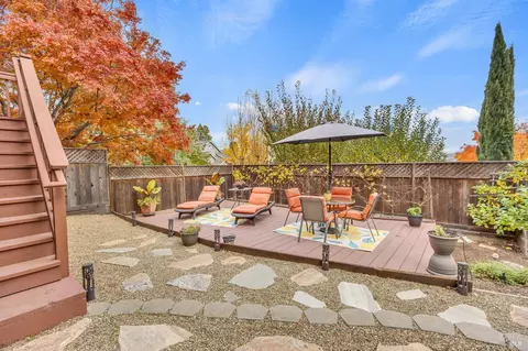 Exterior - 14 Clement Ct, Napa, CA 94558 photo 5 of 16