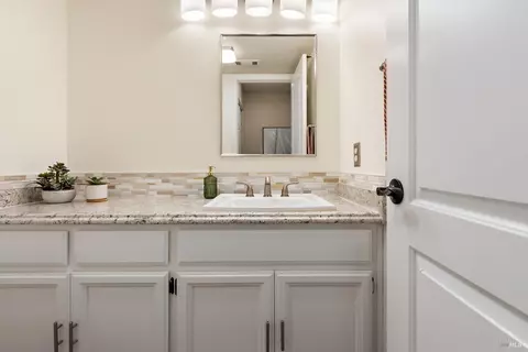 Bath - 70 Marina Ridge Ct, Vallejo, CA 94591 photo 7 of 7