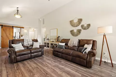 Living - 70 Marina Ridge Ct, Vallejo, CA 94591 photo 2 of 2