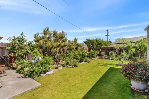 Exterior - 649 Cedar St, Vallejo, CA 94591 photo 10 of 18
