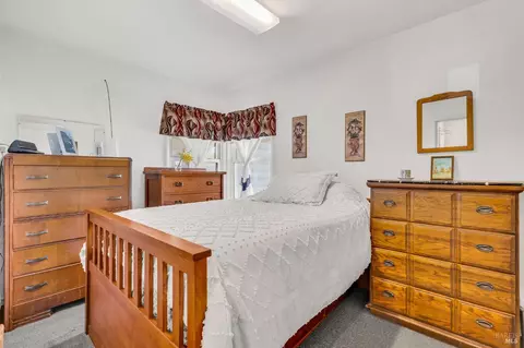 Bedroom - 649 Cedar St, Vallejo, CA 94591 photo 5 of 8