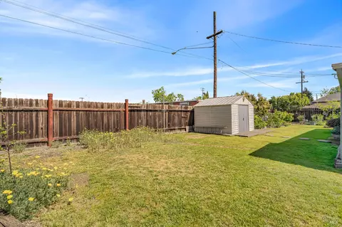 Exterior - 649 Cedar St, Vallejo, CA 94591 photo 7 of 18