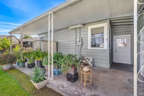 Exterior - 649 Cedar St, Vallejo, CA 94591 photo 6 of 18