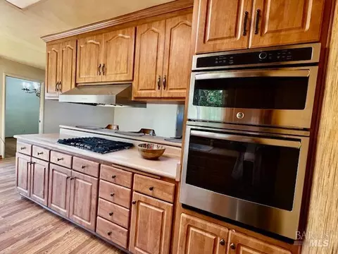 Kitchen - 638 E Fleming Ave E, Vallejo, CA 94591 photo 3 of 4