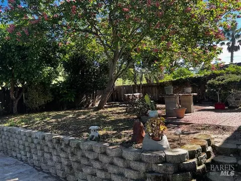 Exterior - 638 E Fleming Ave E, Vallejo, CA 94591 photo 8 of 10