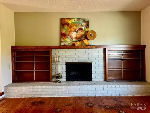 Living - 638 E Fleming Ave E, Vallejo, CA 94591 photo 1 of 4