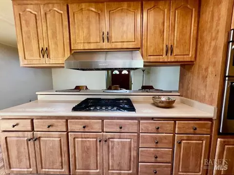 Kitchen - 638 E Fleming Ave E, Vallejo, CA 94591 photo 4 of 4