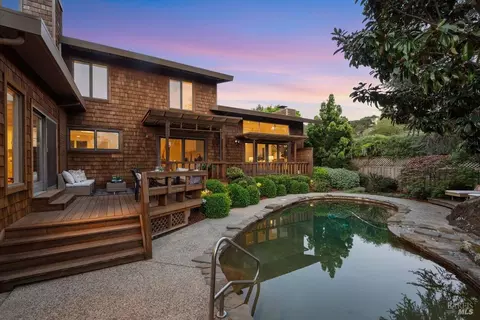 42 Underhill Rd, Mill Valley, CA 94941