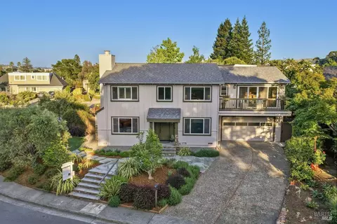 55 Meadowood Dr, Larkspur, CA 94939