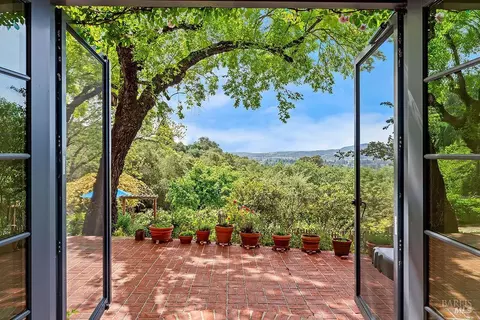 1212 N Fitch Mountain Rd, Healdsburg, CA 95448