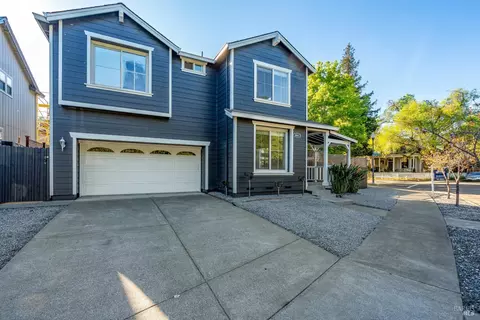 8843 Oakfield Ln, Windsor, CA 95492