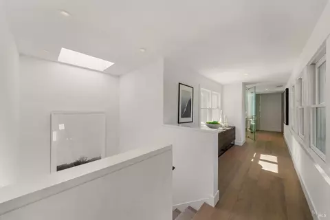 Entry Way - 80 Laurel Grove Ave, Ross, CA 94957 photo 7 of 11