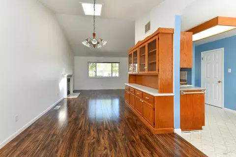 Living - 741 William Ct, Napa, CA 94558 photo 3 of 5
