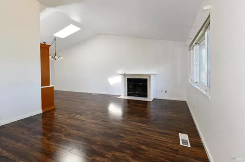 Living - 741 William Ct, Napa, CA 94558 photo 1 of 5