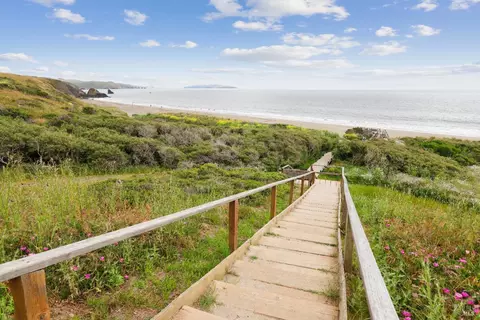View/Area - 114 Condor Ct, Bodega Bay, CA 94923 photo 9 of 11