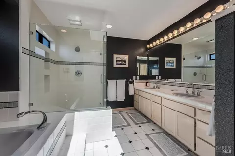 Bath - 114 Condor Ct, Bodega Bay, CA 94923 photo 2 of 6