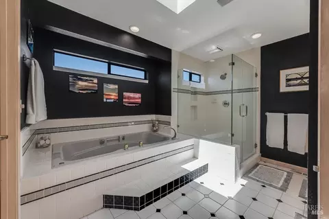Bath - 114 Condor Ct, Bodega Bay, CA 94923 photo 3 of 6